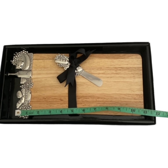 GANZ Wooden Silver Tone Cheeseboard and Spreader Set New in the Box - Picture 4 of 6